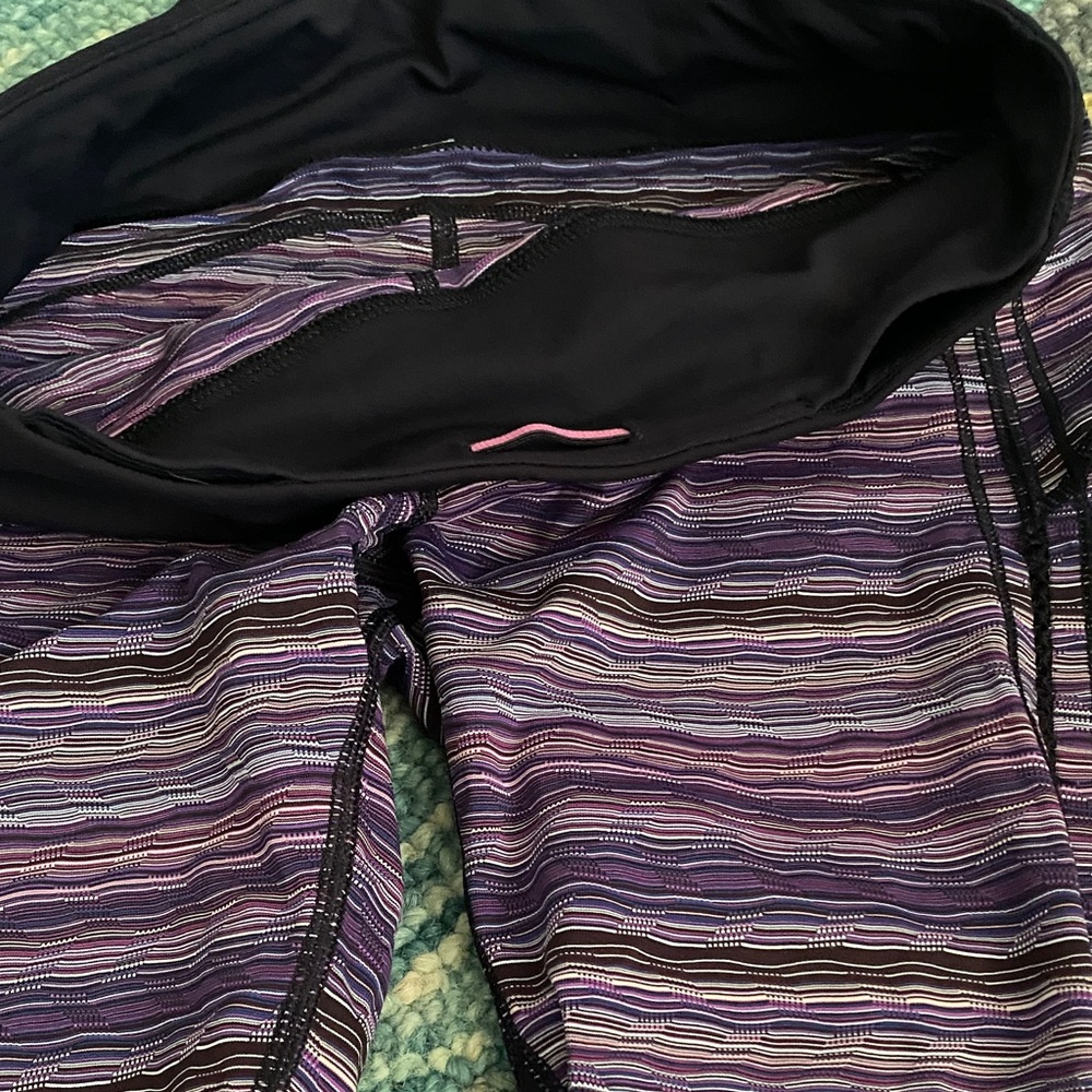 Lululemon Purple Wee Stripe
Purple Speed Crops 4 - Picture 3 of 9